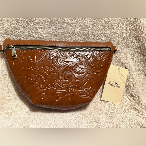 NWT Patricia Nash Leather Tinchi Convertible Bag - belt bag to crossbody - Picture 5 of 13